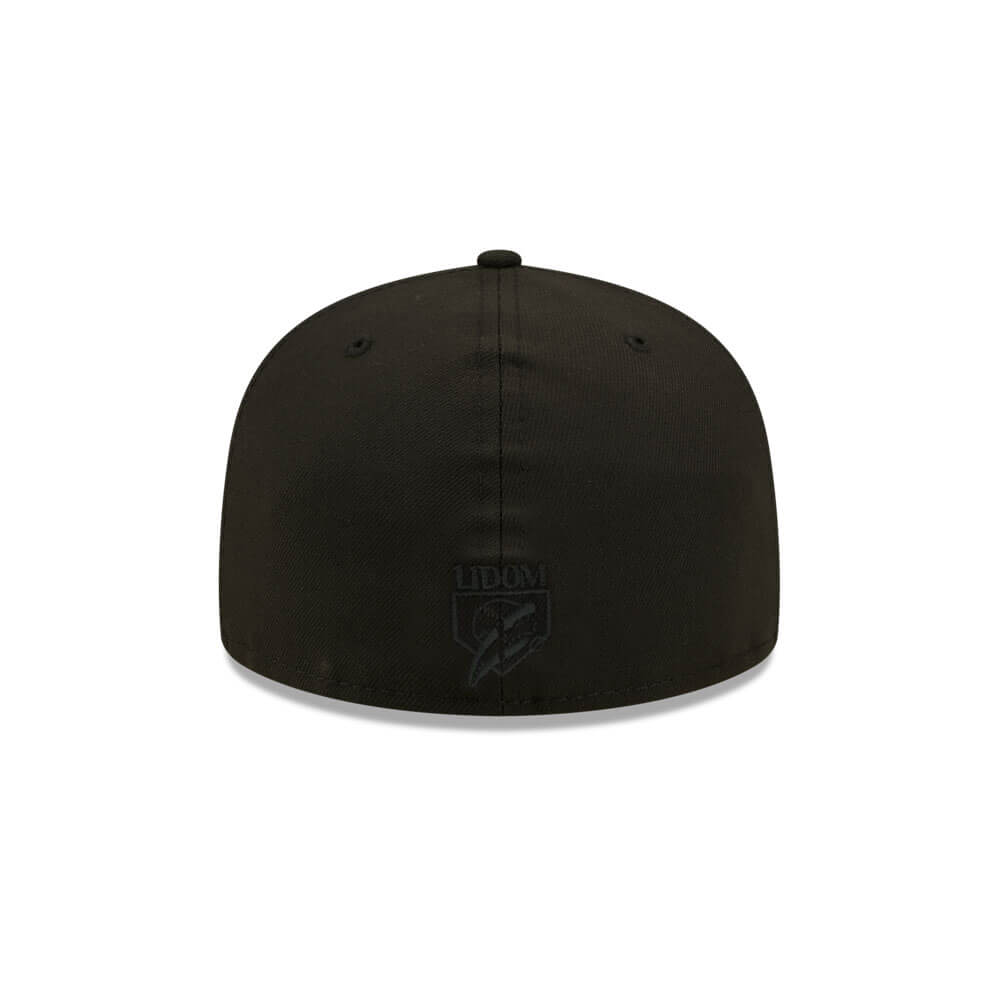 Black on Black (Detrás) Black on Black (Detrás)